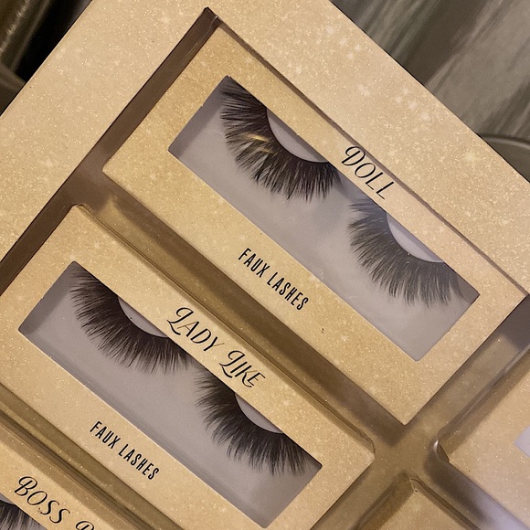 6 sets of lashes 🖤 Brand new packaged - Picture 5 of 7